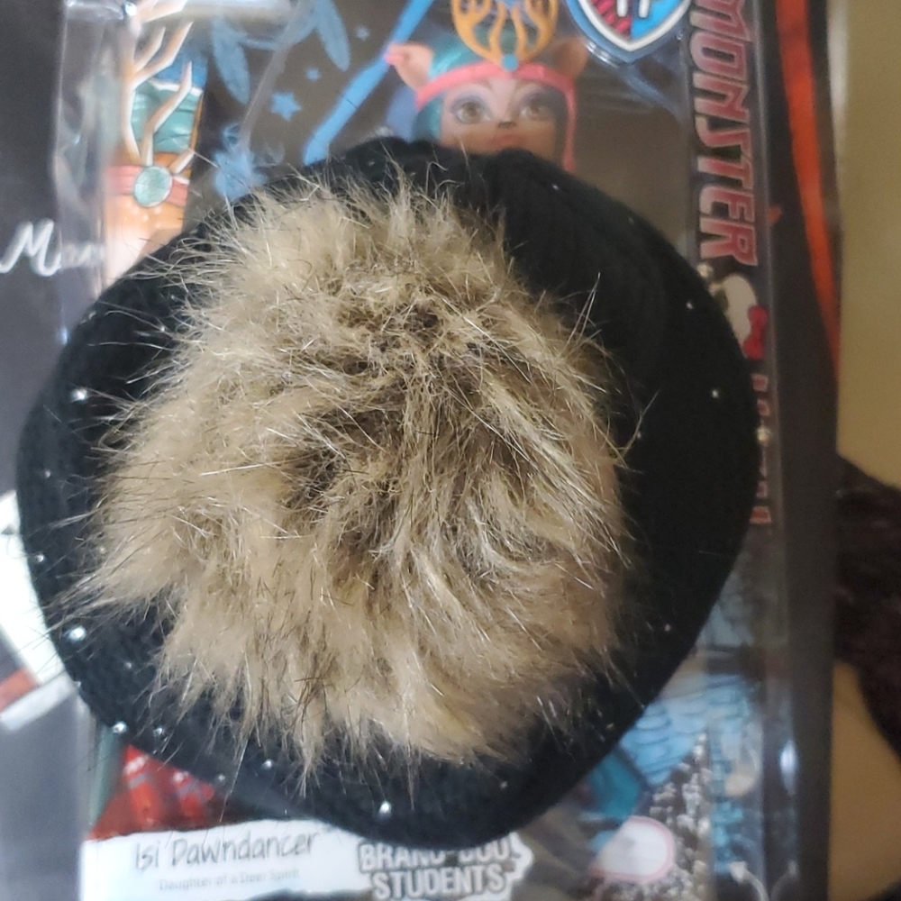PEARL AND SILVER STUDDED WITH FUR BALL - Picture 6 of 9
